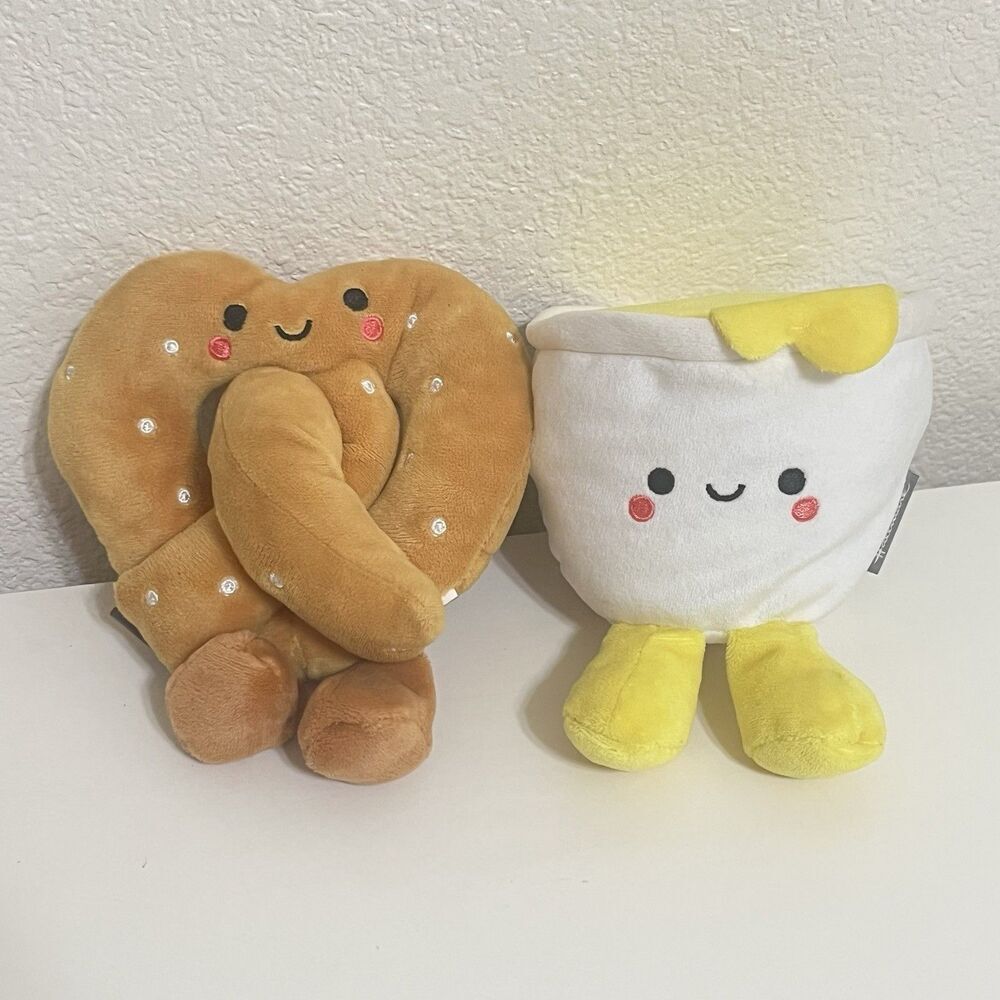 Hallmark Better Together Pretzel and Cheese Dip Magnetic Plush Pair Set